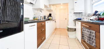 4 bedroom terraced house