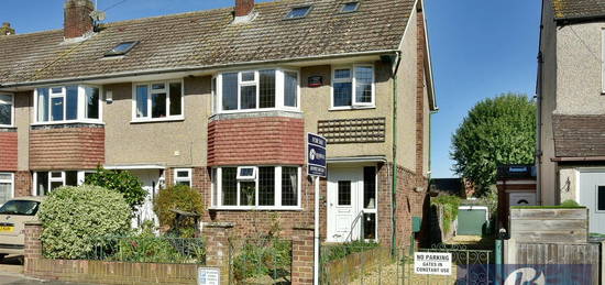 3 bed semi-detached house for sale