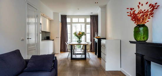 70 m private apartment in De Pijp