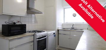 Flat to rent in Elmwood Crescent, London NW9