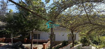 Chalet en Castellví de Rosanes