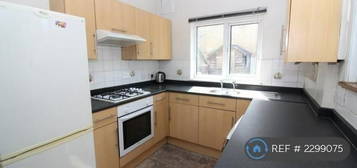 2 bedroom terraced house