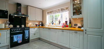 4 bed detached house for sale