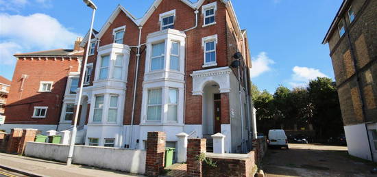 2 bed flat to rent