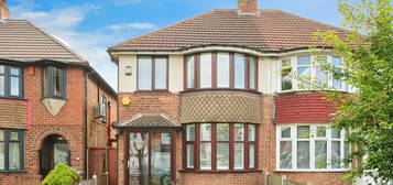 3 bed semi-detached house for sale