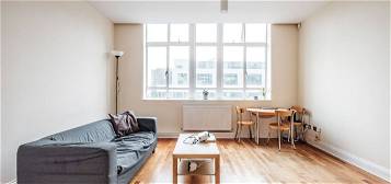 Flat to rent in Bunhill Row, London EC1Y