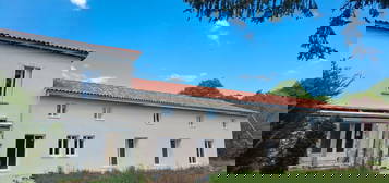 Mason d’exception de 363m2 avec 10 chambres, piscine intérieure et 4081 m2 de terrain