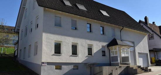 Ehemaliges Bauernhaus mit großen Grundstück. Ideal für die Großfamilie. Bezug n. Absprache