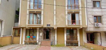 YEDİTEPE ÜNİ YAKIN ATAŞEHİRDE 1+1 EŞYALI DAİRE