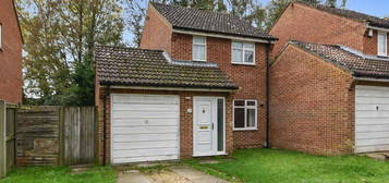 3 bedroom link detached house for sale