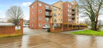 2 bed flat for sale