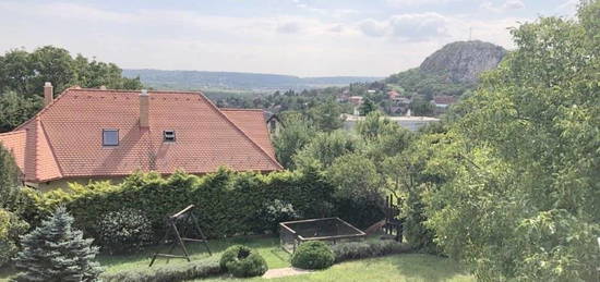 Budaörs, Panoráma utca, 300 m2-es, családi ház, 6 szobás, jó állapotú