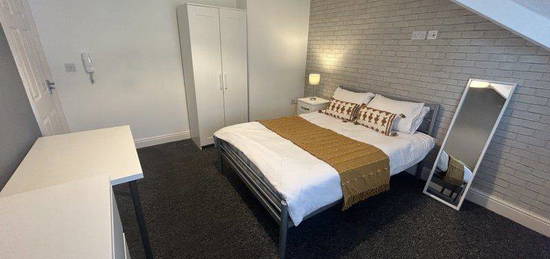 6 bed shared accommodation to rent