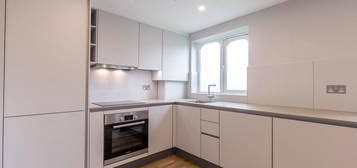 Flat to rent in Carterhatch Lane, Enfield EN1