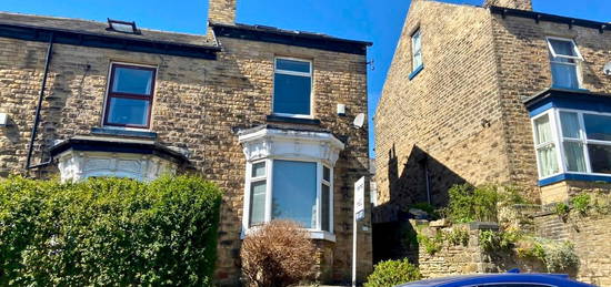 4 bed terraced house to rent