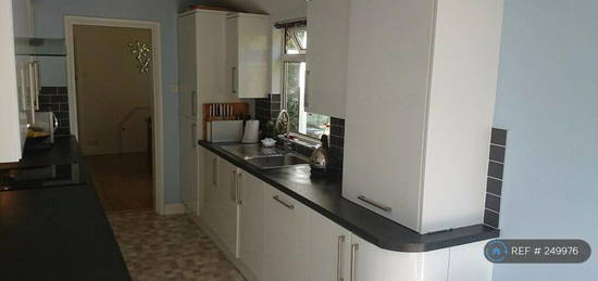 2 bedroom terraced house