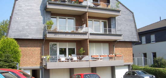 Helle, gepflegte 3-Zimmer-Wohnung mit Balkon und Einbauküche in Leichlingen (Rheinland)