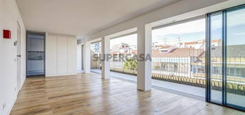 Apartamento T3 novo, no Plaza View, em Lisboa