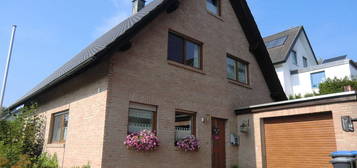 * * Einfamilienhaus in Brilon-Petersborn (Nähe Willingen)  * *