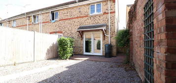 2 bedroom detached house