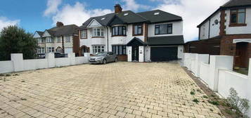 6 bedroom semi-detached house for sale