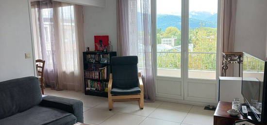 Vente appartement T3, 65m² + loggia de 6,94m², à MEYLAN, quartier de la Revirée