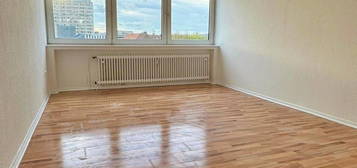 Geräumige renovierte 1-Zimmer-Wohnung - Innenstadt