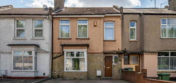 4 bedroom terraced house to rent