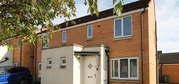 3 bed semi-detached house for sale