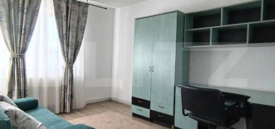 Apartament 3 camere decomandat, zona Piata 1 Mai