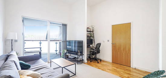 Flat for sale in Tabernacle Gardens, London E2