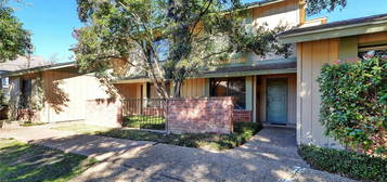 911 Silver Quail Ln, Austin, TX 78758