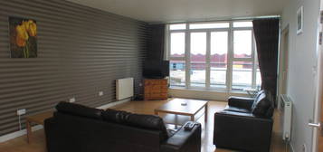 Flat to rent in Glasgow Harbour Terrace, Glasgow G11