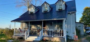 214 Elizabeth St, Brooksville, KY 41004