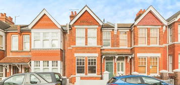 Flat to rent in Addison Road, Hove BN3