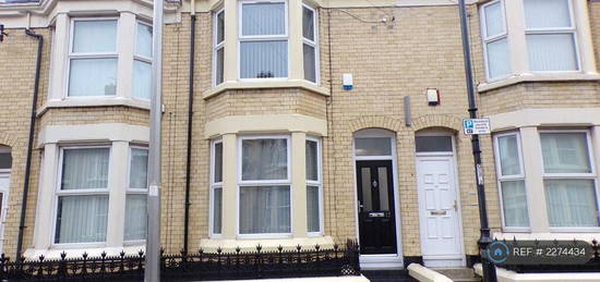 5 bedroom terraced house