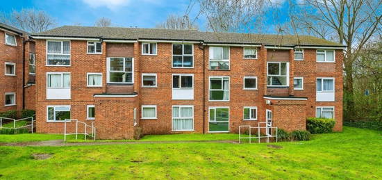 2 bedroom ground floor flat for sale