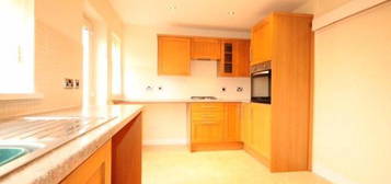 2 bedroom semi-detached house to rent