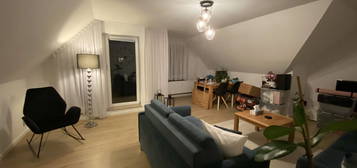 TOP gepflegte 2 Zimmer DG-Wohnung in der Innenstadt !MIT WBS!