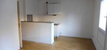 Appartement  à louer, 3 pièces, 2 chambres, 54 m²