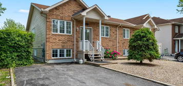 371, Rue du Louvre
                        Gatineau (Aylmer)