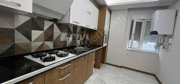 KIZILARIKTA CADDE DİBİ AYRI MUTFAKLI 3+1 KİRALIK DAİRE