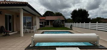 BOUCAU VILLA D'ARCHITECTE DE PLAIN PIED 130 M2 AVEC PISCINE