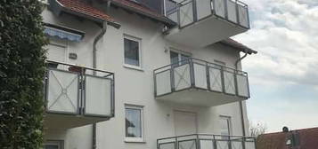 Gepflegte 2,5-Zimmer-Wohnung mit Balkon und Einbauküche in Großingersheim