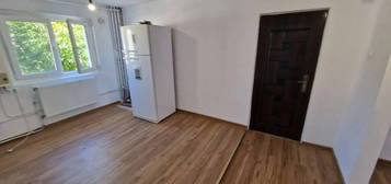 Apartament decomandat 3 camere etaj 3