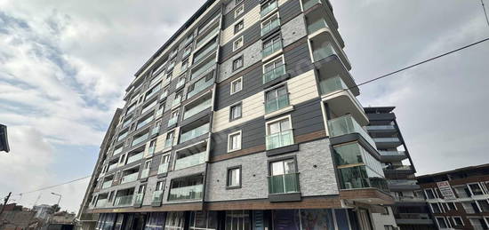 MENEMEN MERKEZDE ARA KAT 150 M2 SIFIR KİRALIK 3+1 DAİRE !