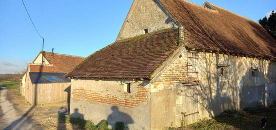 Indre Et Loir Grange à Rénover, Belle Vue, Campagne Ouverte 1hectare De Terrain