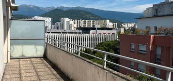 Appartement T4 avec terrasse