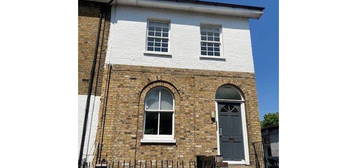 Maisonette to rent in Old Dover Road, Blackheath SE3