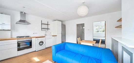 Flat to rent in Fairfax Road, Harringay, London N8